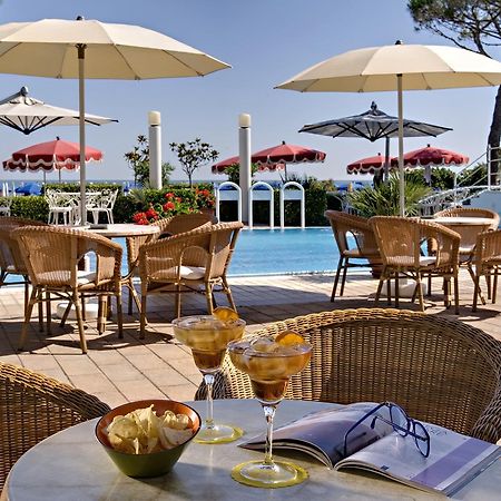 Ruhl Beach Hotel & Suites リド・ディ・イエゾロ エクステリア 写真
