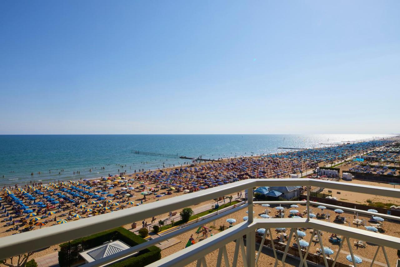 Ruhl Beach Hotel & Suites リド・ディ・イエゾロ エクステリア 写真