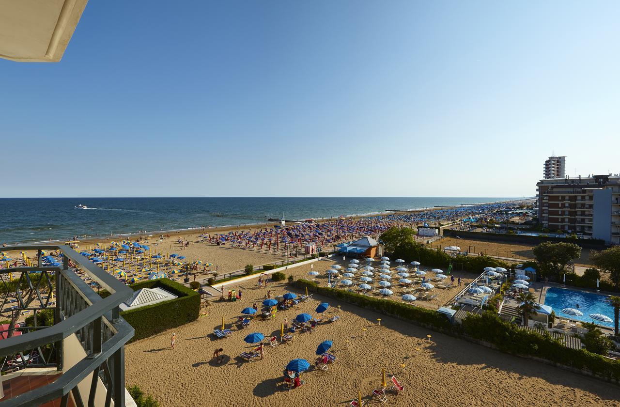Ruhl Beach Hotel & Suites リド・ディ・イエゾロ エクステリア 写真